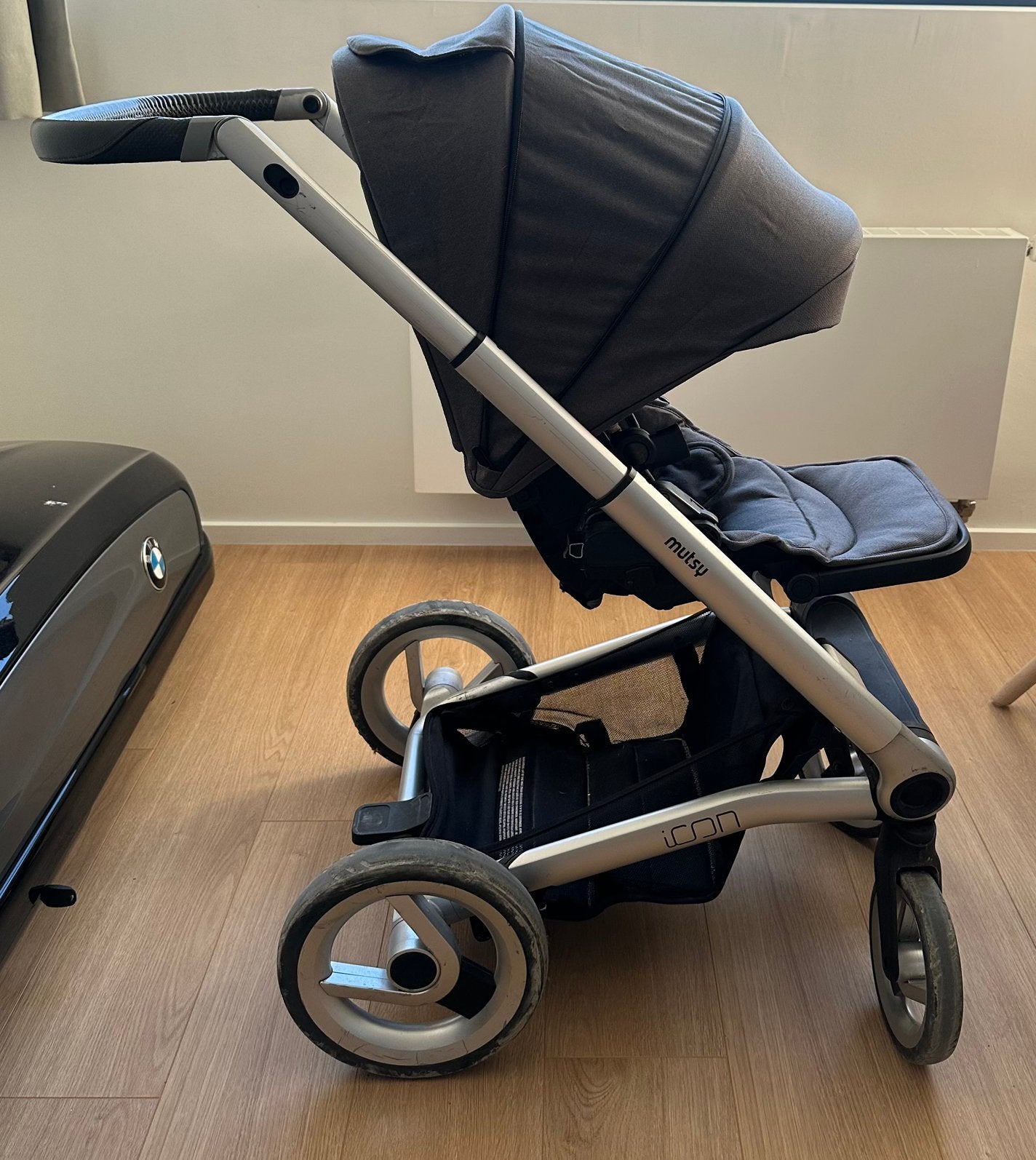 Buggy te koop van het merk MUTSY, kleur antraciet grijs, Ophalen, Gebruikt, Combiwagen, Mutsy