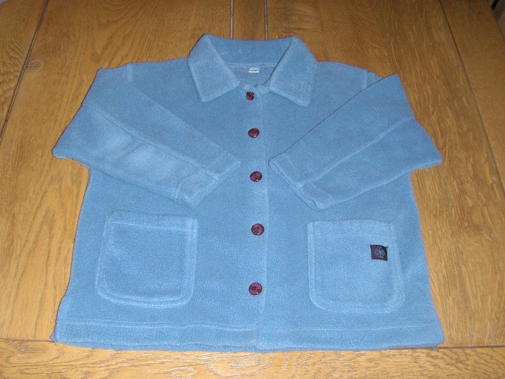 2 vestes polar taille 110. Broderie dans le dos., Kinderen en Baby's, Kinderkleding | Maat 110, Ophalen of Verzenden
