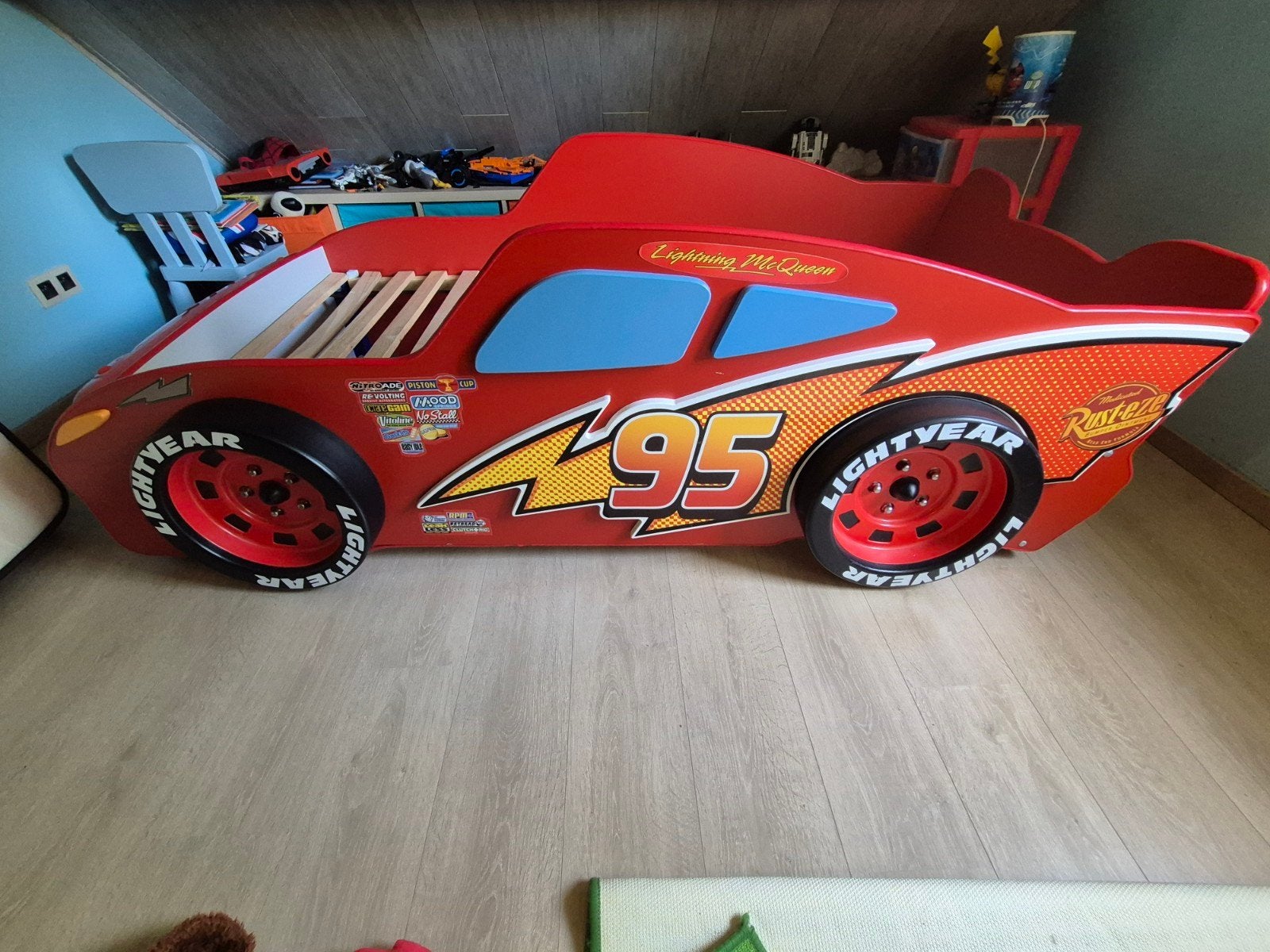 Lit Flash Mcqueen, Enfants & Bébés, Chambre d'enfant | Lits, Sommier à lattes, Comme neuf, Enlèvement, 180 cm ou plus