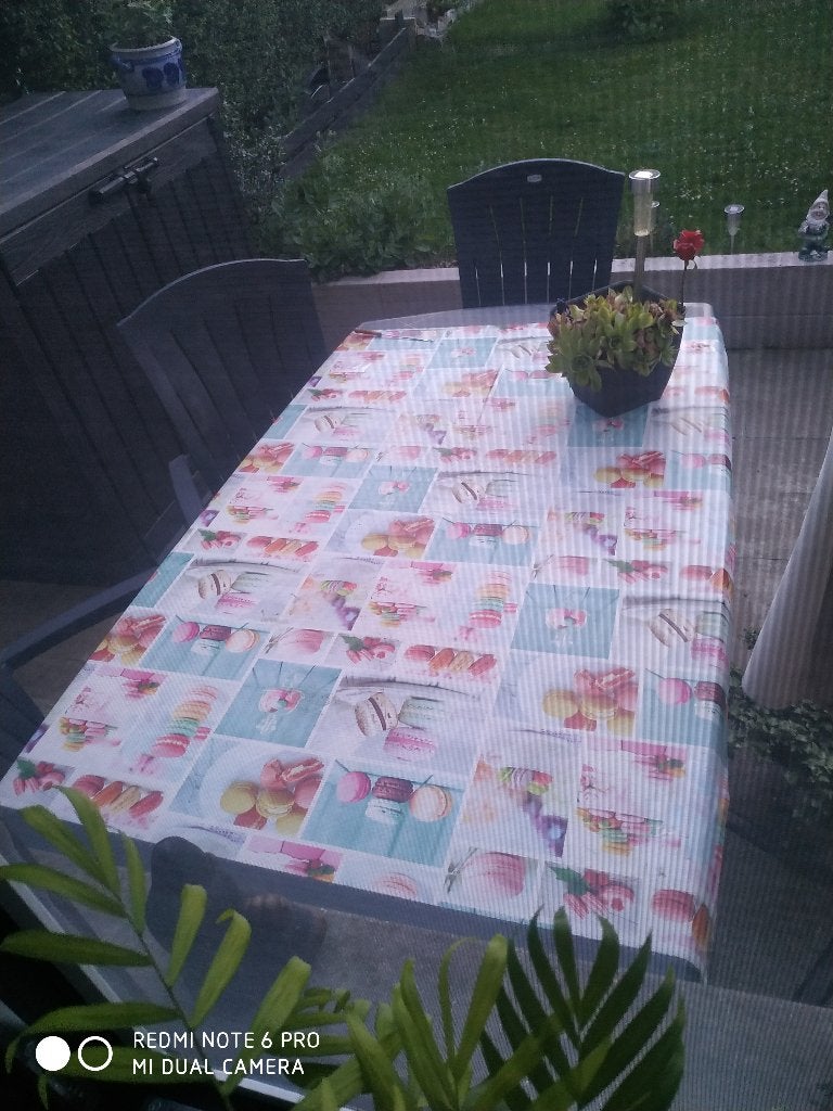 Grande table de jardin avec 3 chaises a échanger, Enlèvement, Utilisé, Ovale, Plastique