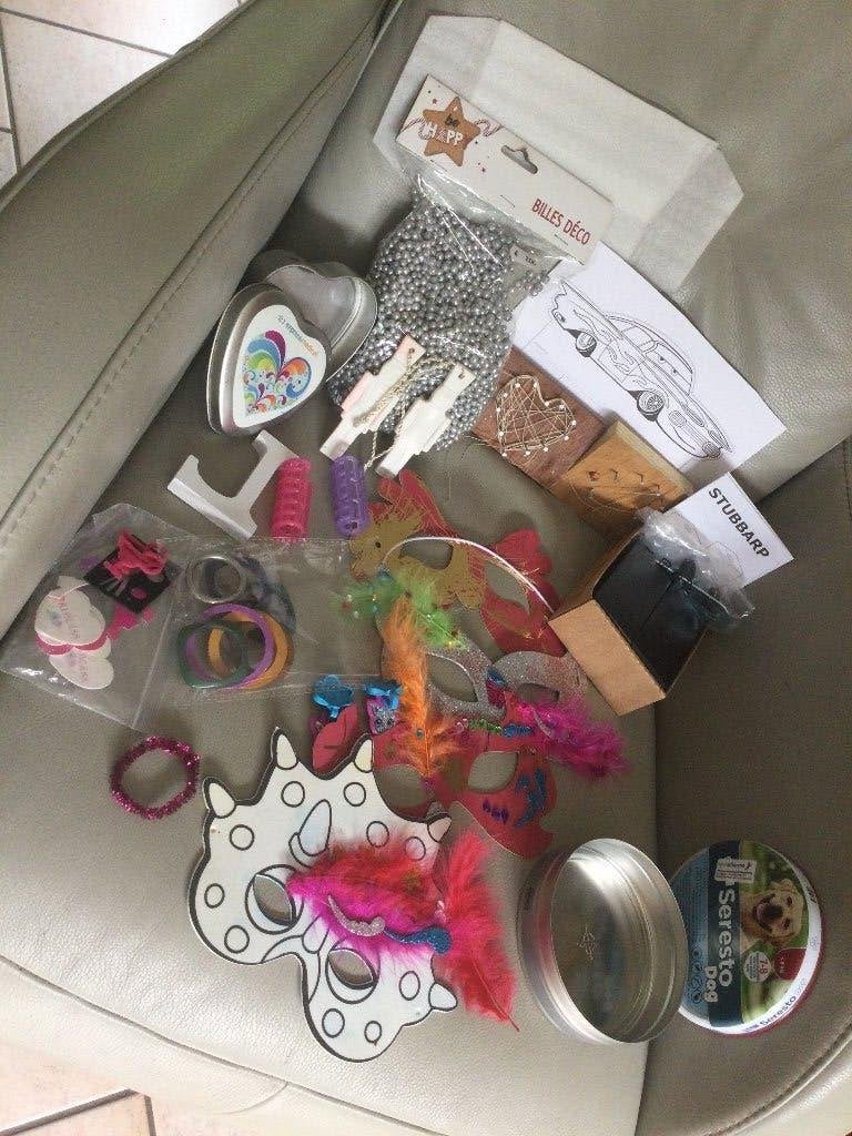 LOT D'ACCESSOIRES: DIVERSES CREATIONS-USAGES, Enlèvement ou Envoi