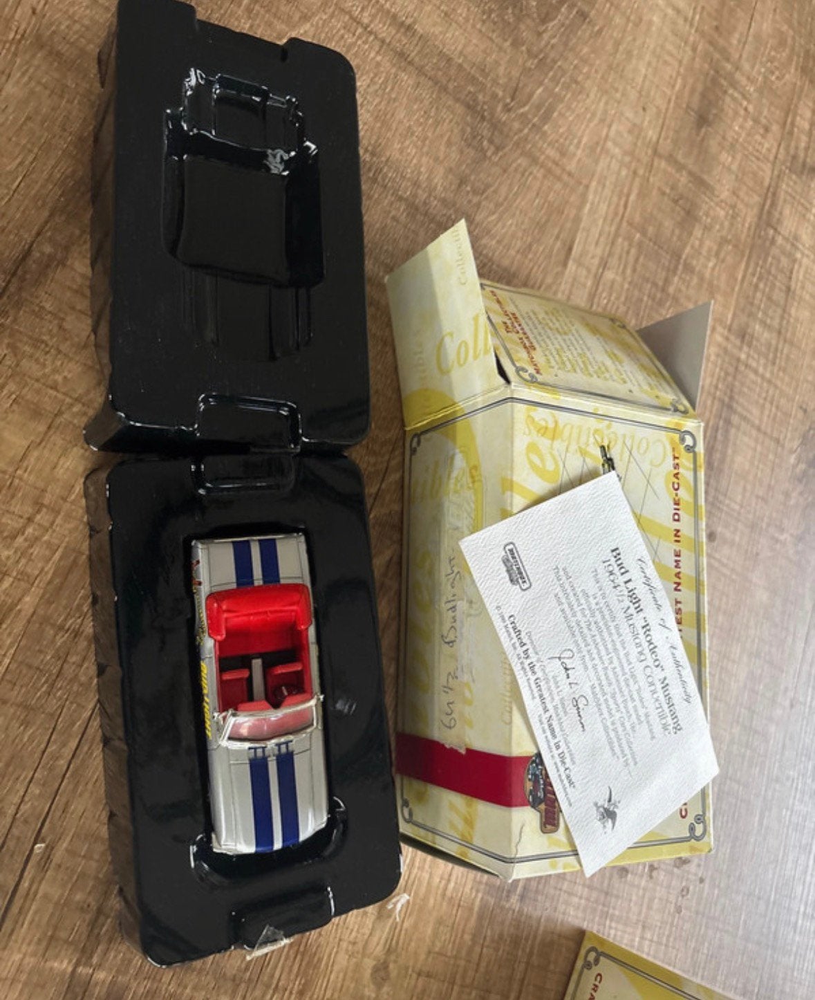 Matchbox Bud licht  mustang, Hobby en Vrije tijd, Ophalen, Zo goed als nieuw