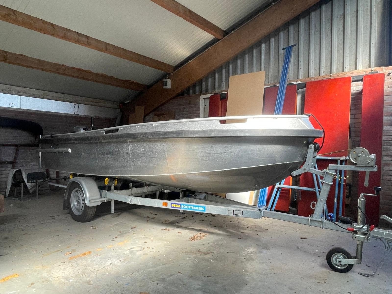 Bateau en aluminium, 4 m, 8 ch, Alumax, Aluminium