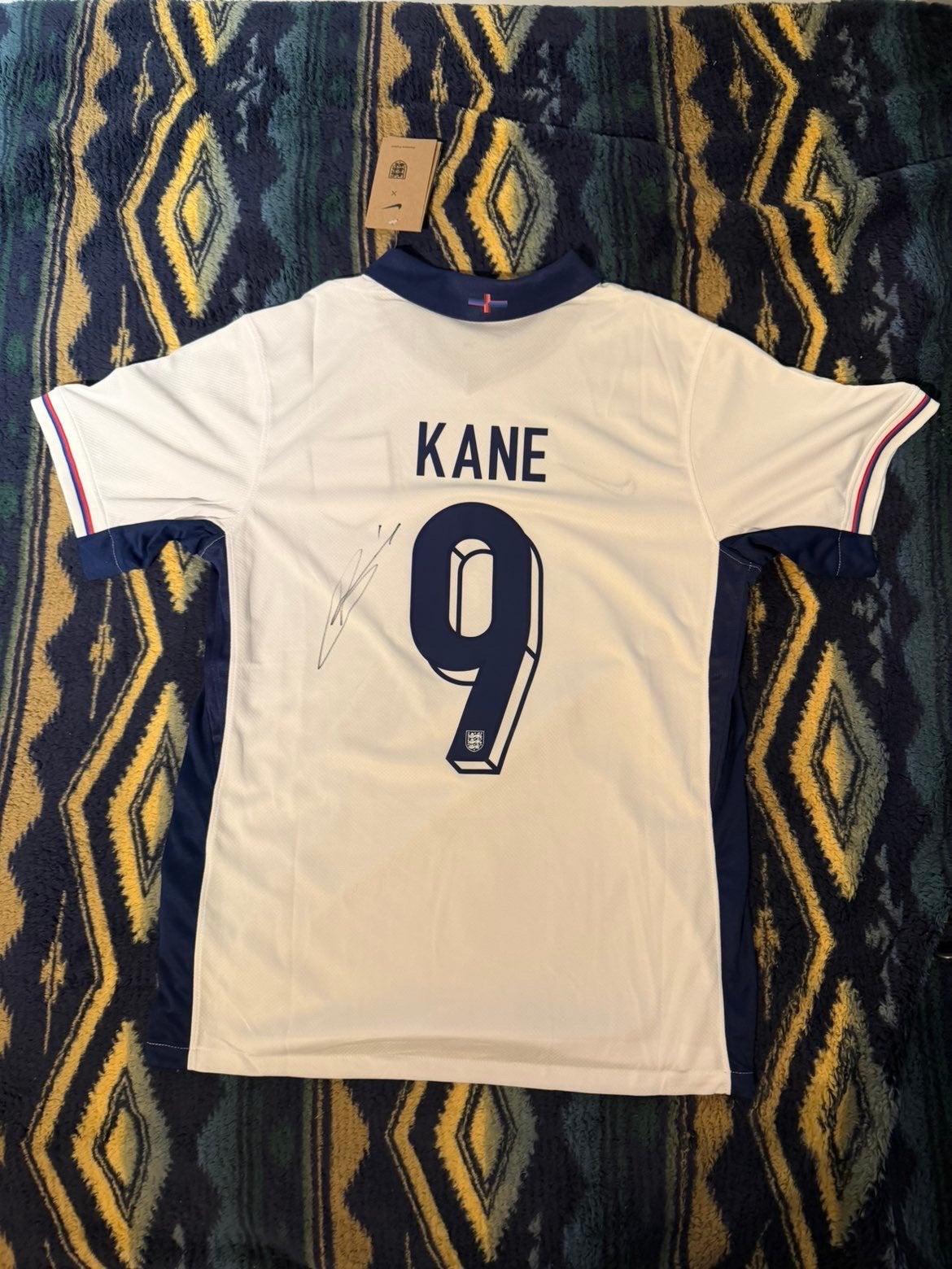 Kane signed shirt + proof, Tickets & Billets, Sport | Football
