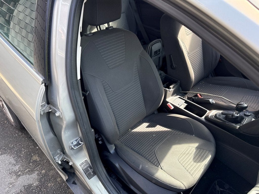STOEL RECHTS VOOR Ford Focus 3 Wagon (01-2010/02-2020), Auto-onderdelen, Gebruikt, Henry-Ford-Straße  1
50735  Köln, DE, Ford-Werke GmbH
