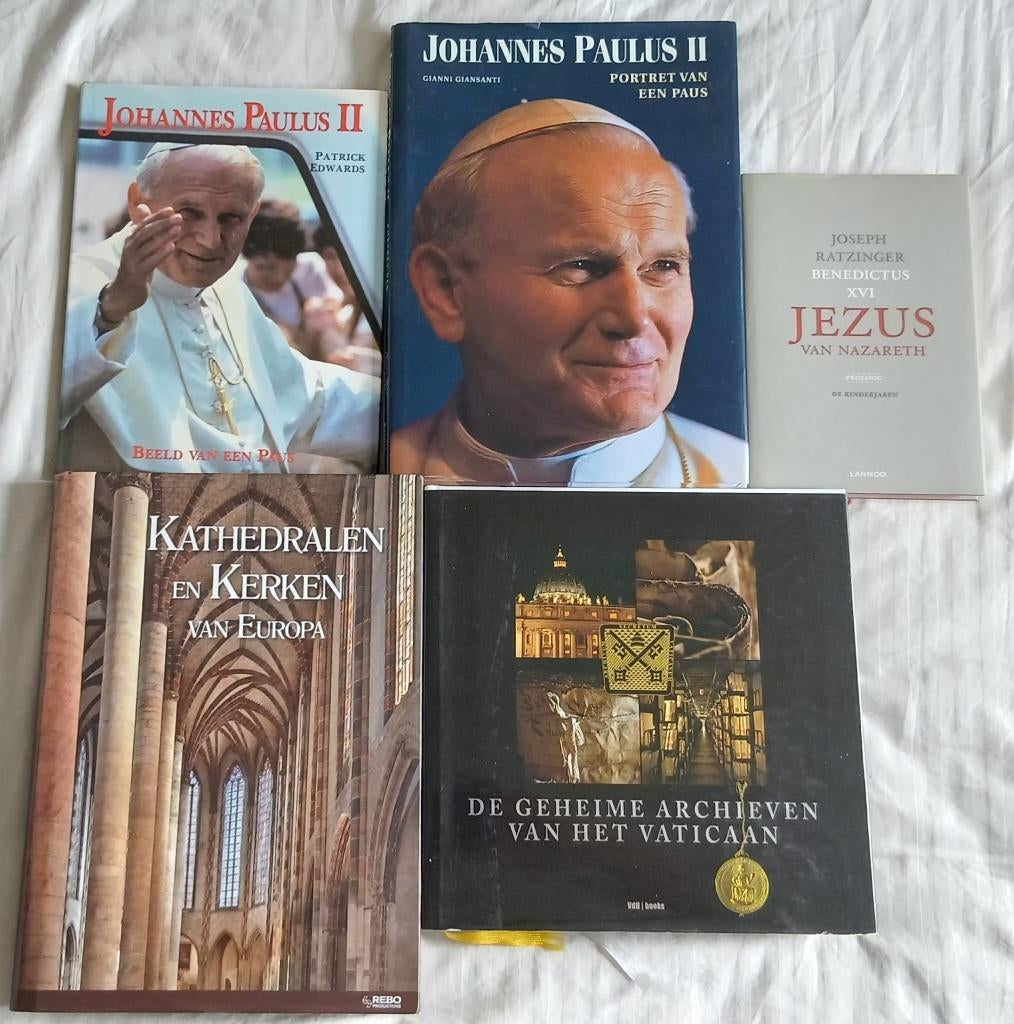 de nombreux livres sur la religion, Livres, Enlèvement ou Envoi, Europe