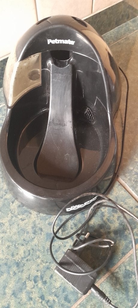 DRINKFONTEIN VOOR HOND OF KAT, Animaux & Accessoires, Nourriture & Abreuvoirs pour chats, Enlèvement