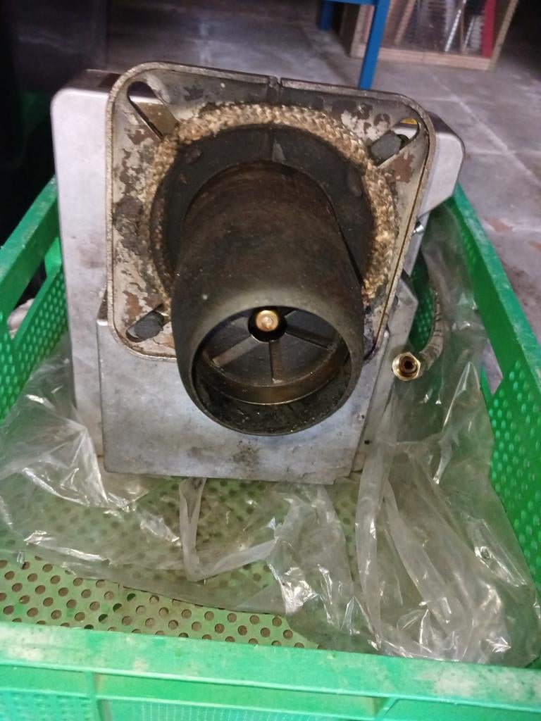 2 mazout branders / Brûleurs mazout de chaudière, Ophalen