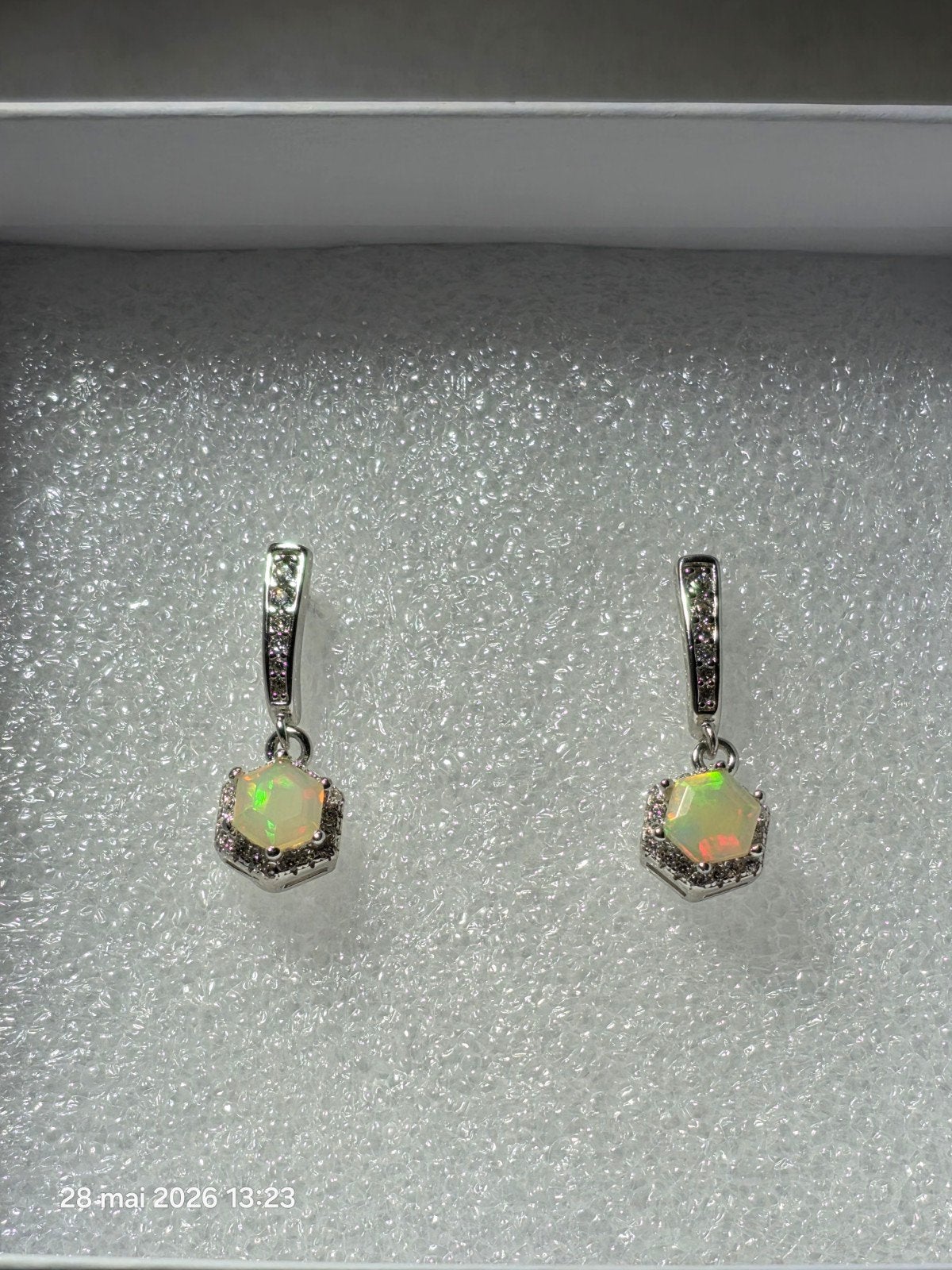 Superbes boucles d'oreilles en argent massif avec opales nat, Neuf, Enlèvement, Avec pierre précieuse, Argent