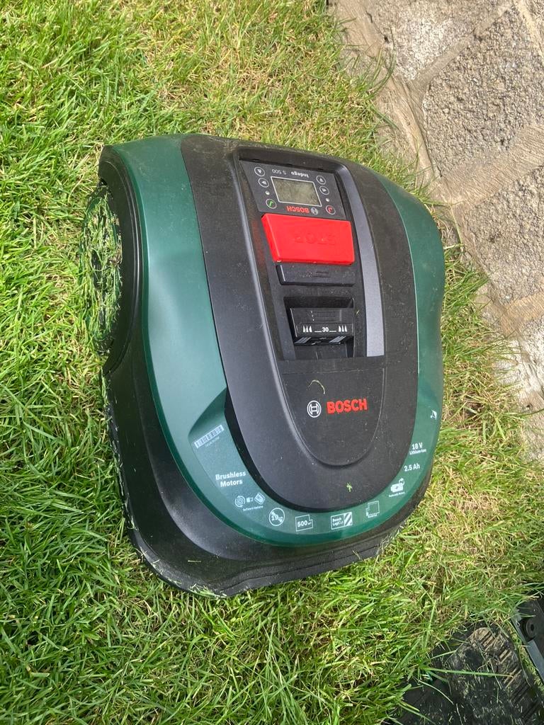 Bosch Indego S 500 robotmaaier & overkapping, Enlèvement, Comme neuf