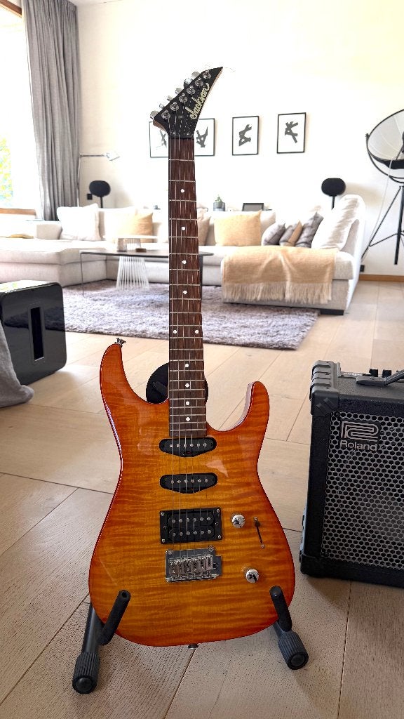 Elektrische gitaar Jackson Dinky JS20 Amber Sunburst, Muziek en Instrumenten, Met versterker, Zo goed als nieuw, Solid body, Ophalen