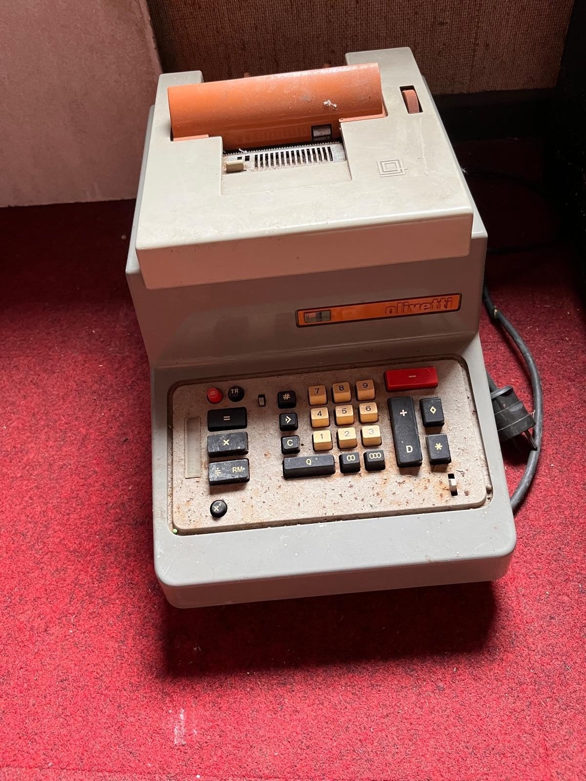 Ancienne calculatrice Olivetti, Enlèvement