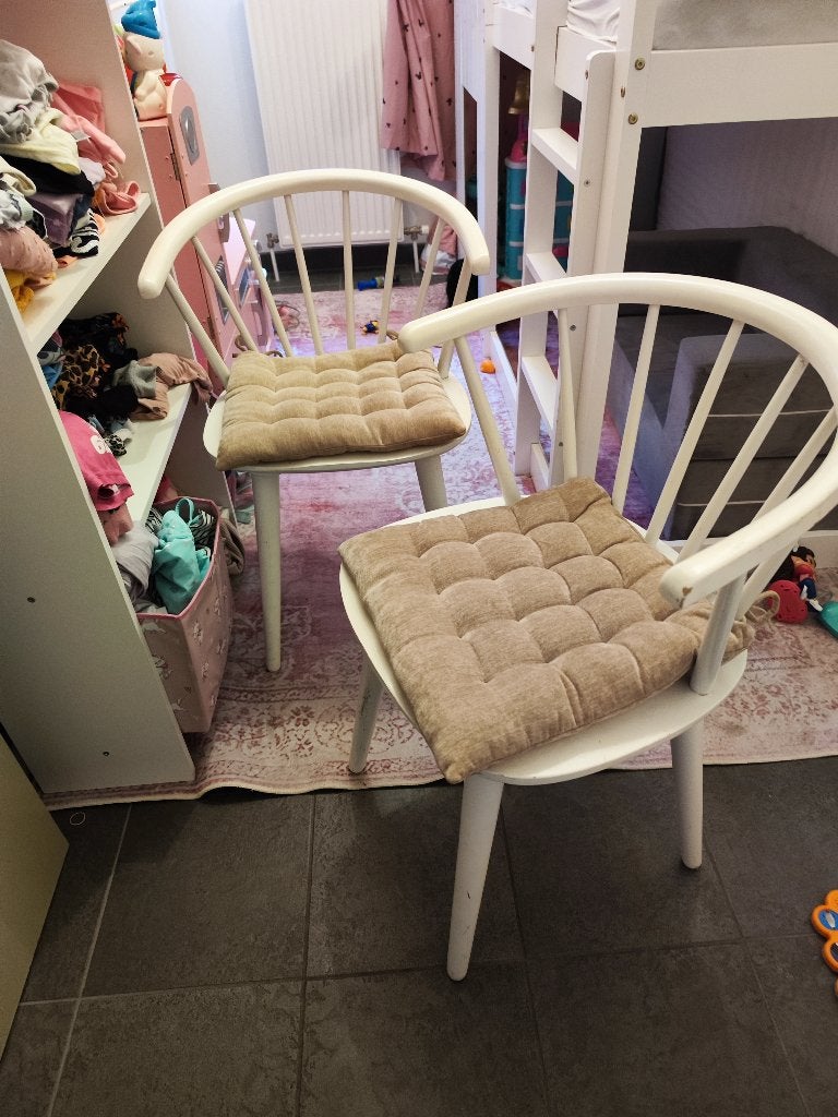 2 witte houten stoelen met kussen, Ophalen, Gebruikt, Twee, Wit