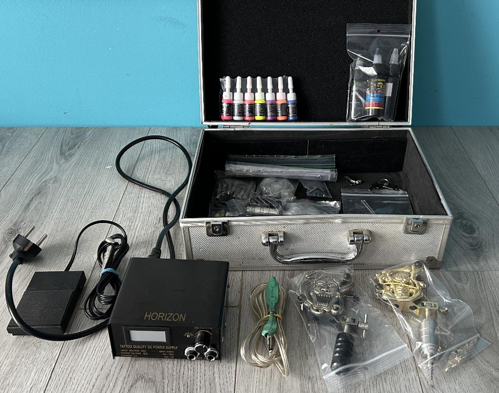 Tattoo machine (2st), Hobby en Vrije tijd, Tekenen, Ophalen of Verzenden, Zo goed als nieuw, Overige typen