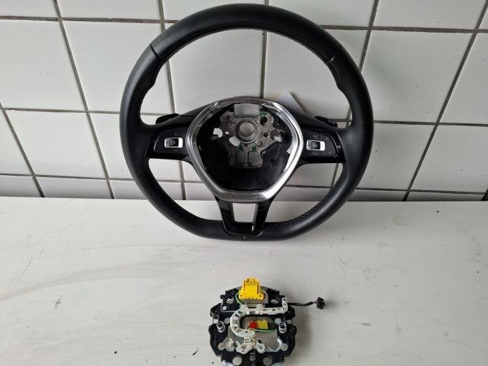 Volant d'un Volkswagen Golf Sportsvan, Volkswagen, -, 3 mois de garantie, Utilisé