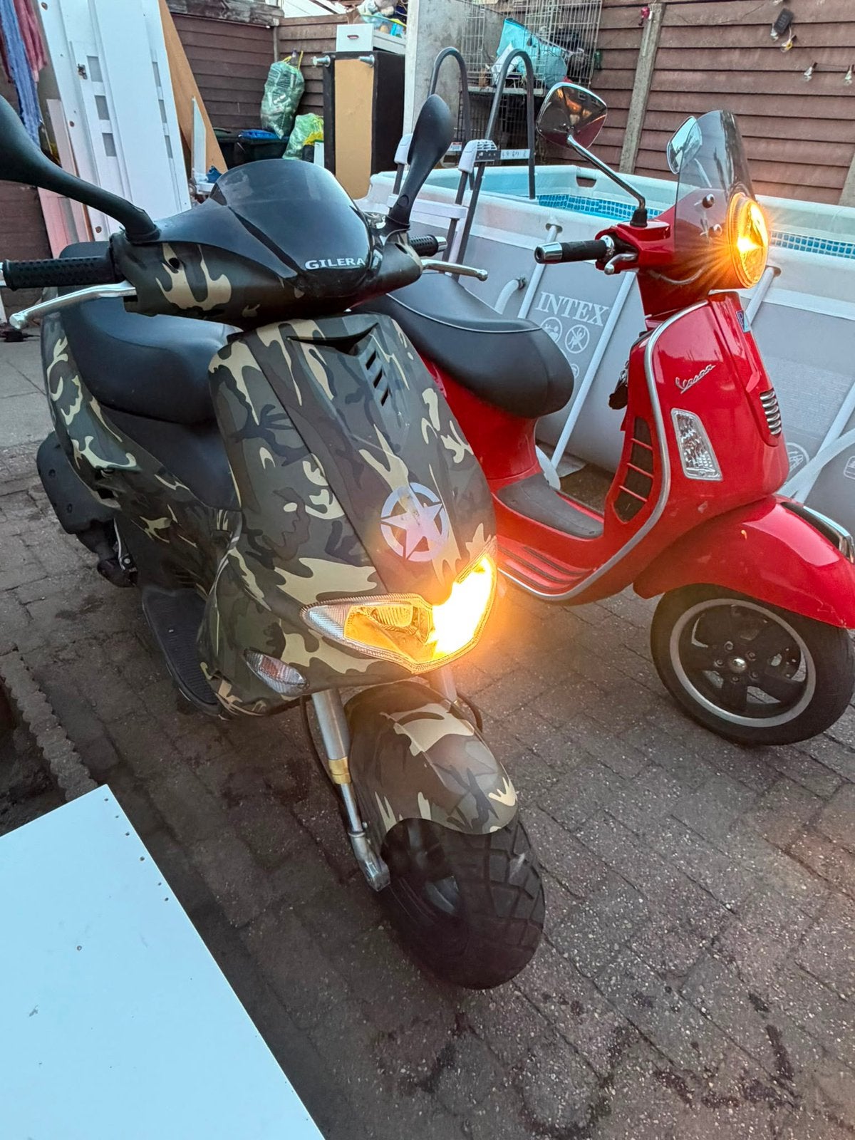 Vespa 125 cc en runner 200 cc allebei top machines, Ophalen, Zo goed als nieuw