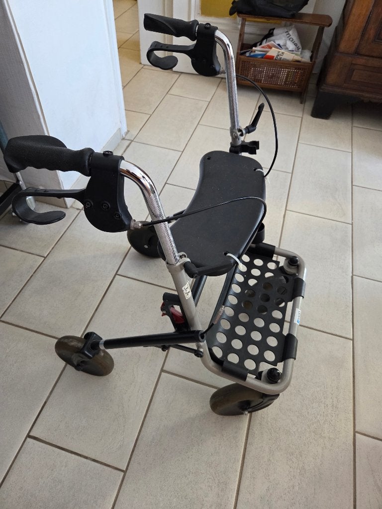 Rollator, Ophalen, Opvouwbaar, Zo goed als nieuw