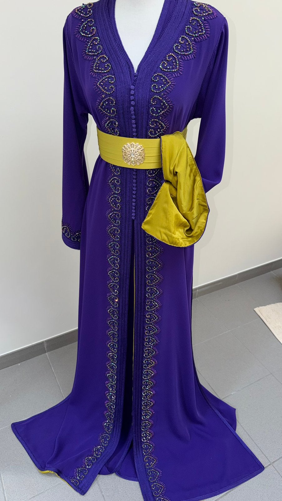 Takchita violet avec vert, Vêtements | Femmes, Autres types, Enlèvement, Violet, Taille 42/44 (L)