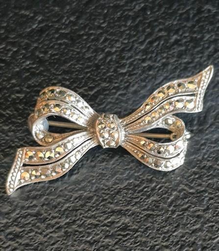 Broche en marcassite. Années 1950. Complètement. 835/Fp., Enlèvement ou Envoi, Broche