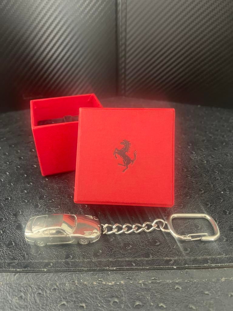 Ferrari 456 GT sleutelhanger met originele Ferrari-doos, Verzamelen, Ophalen of Verzenden, Zo goed als nieuw