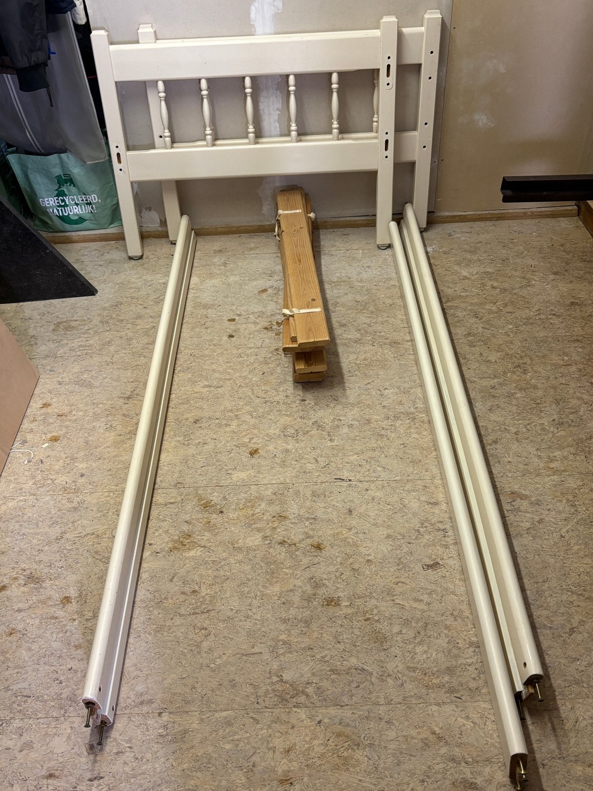 Twee enkele bedden., Huis en Inrichting, Ophalen, Gebruikt, 90 cm, Eenpersoons