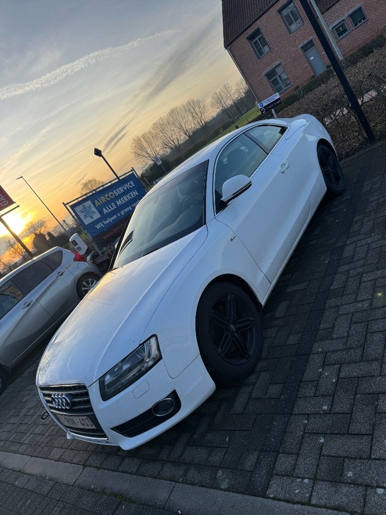 Audi A5 coupé 2.0 tfsi S line (!!Motorschade! Niet rolbaar!), Autos, Achat, Boîte manuelle, Alcantara, Noir