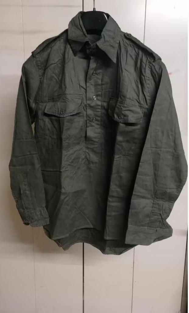 Chemise militaire aertex ww allemand bw, Collections, Objets militaires | Général, Autres, Envoi