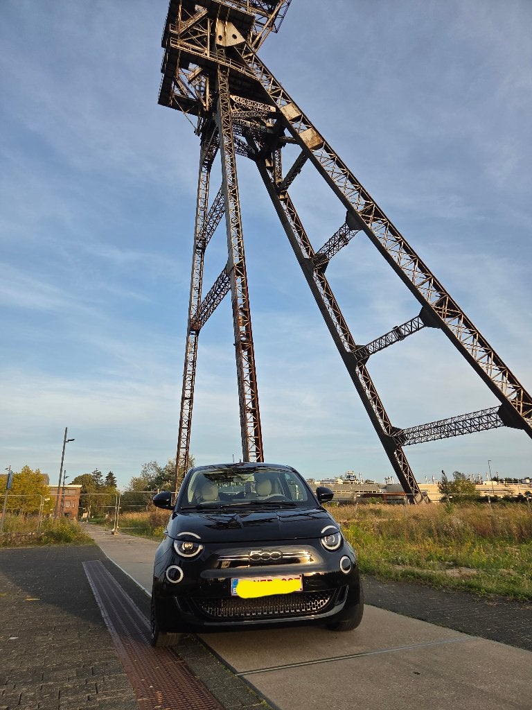 Te koop - Fiat 500e La Prima 3+1 – 42 kWh – 118 pk, Auto's, 118 cc, Beige, Zwart, Elektrisch