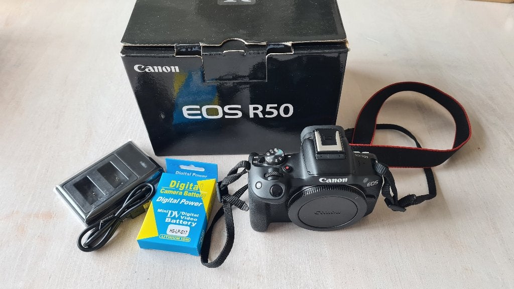 Canon EOS R50 systeemcamera, Ophalen, Gebruikt, Touchscreen, Accu