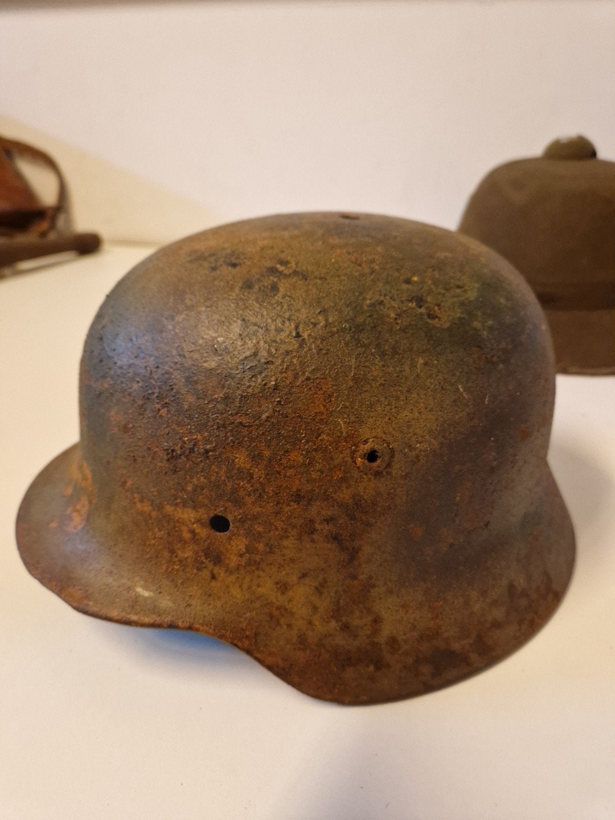 originele duitse camo helm 2de oorlog, Ophalen of Verzenden