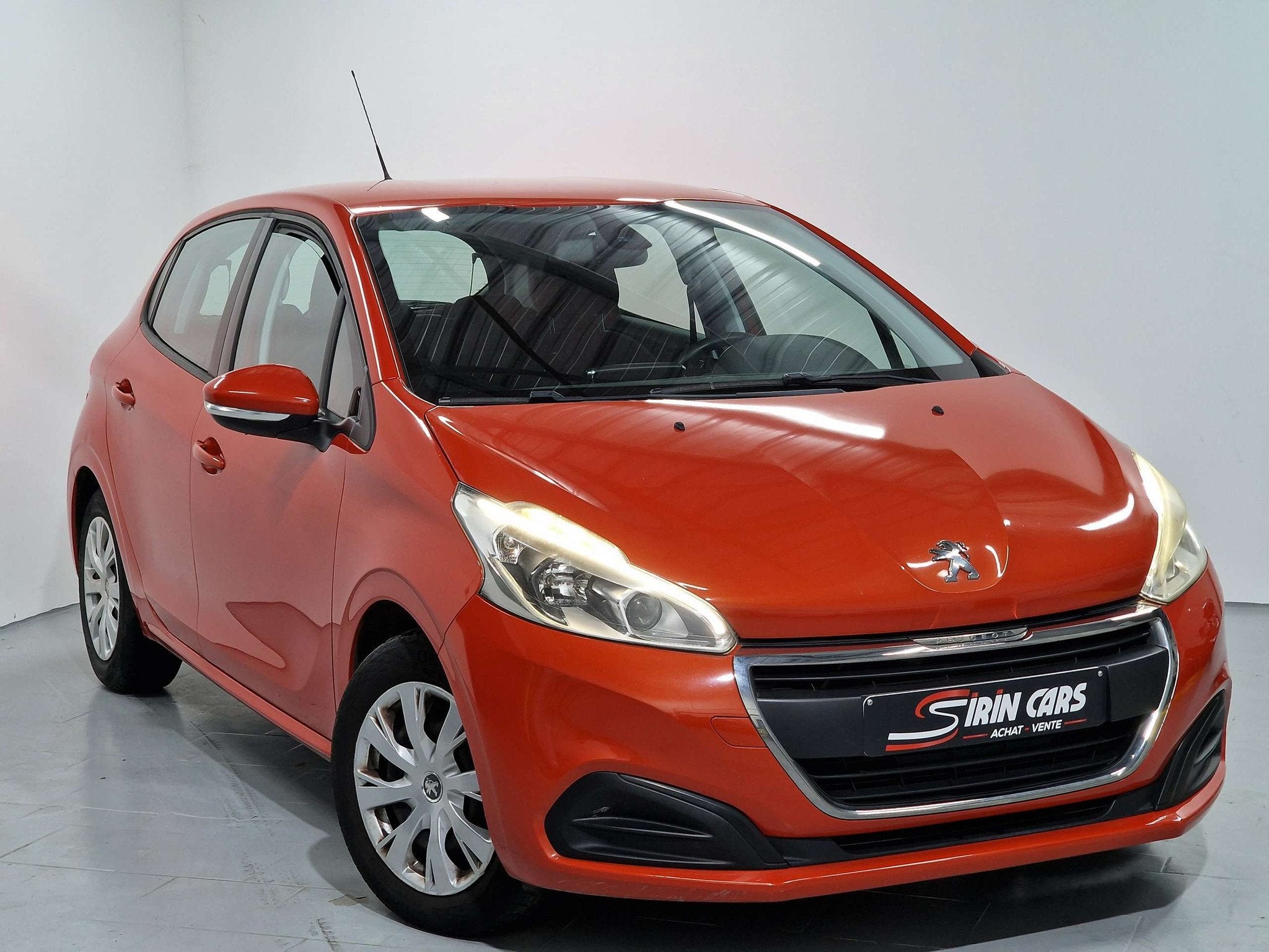 Peugeot 208 Euro6 | Écran | 1ier pro | Carnet compl | GARAN, Autos, Achat, Euro 6, Boîte manuelle, 5 portes