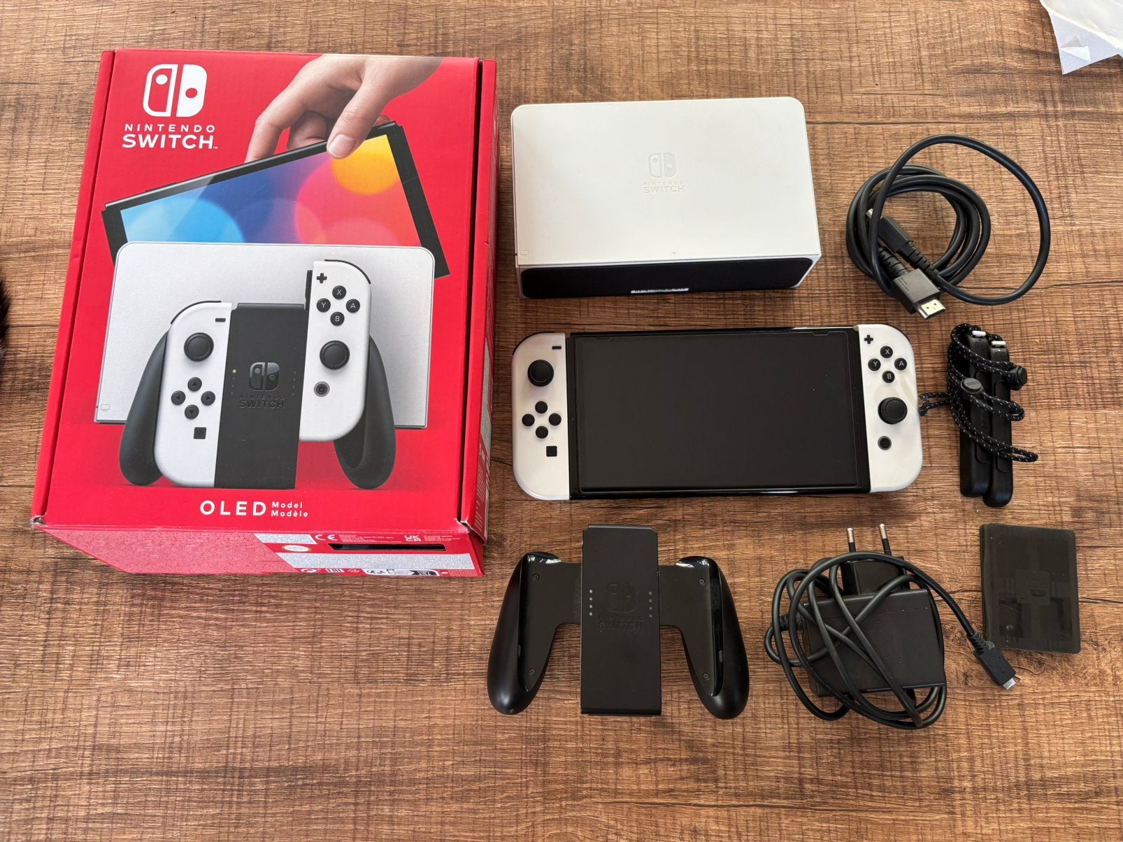Nintendo Switch OLED Blanche – Très bon état, Consoles de jeu & Jeux vidéo, Envoi, Comme neuf, Switch OLED