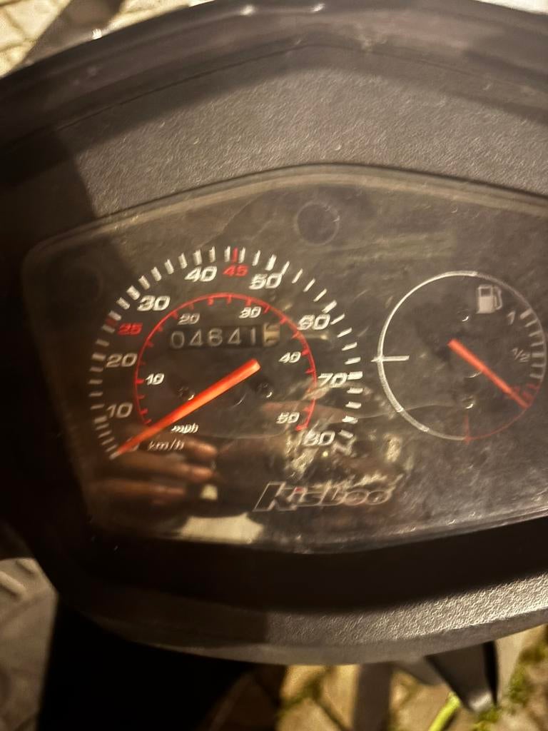Noire, Enlèvement, Utilisé, Classe A (25 km/h), Essence