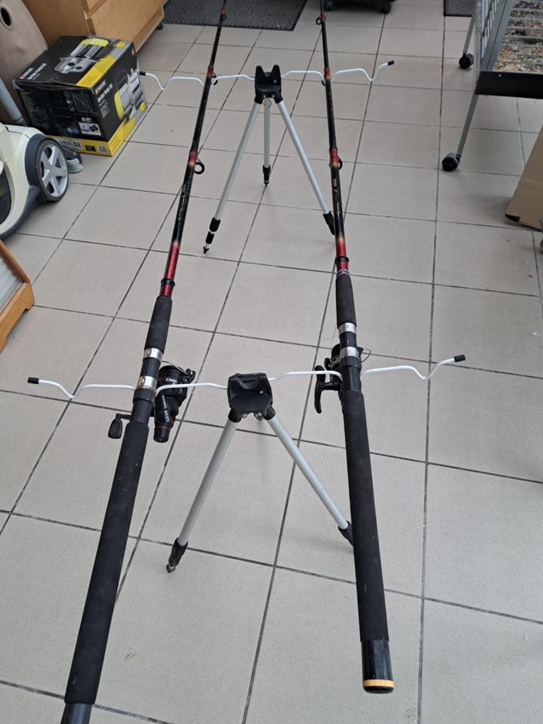 Set van 2 werphengels en 2 opstelsteunen + molens en draad, Ophalen