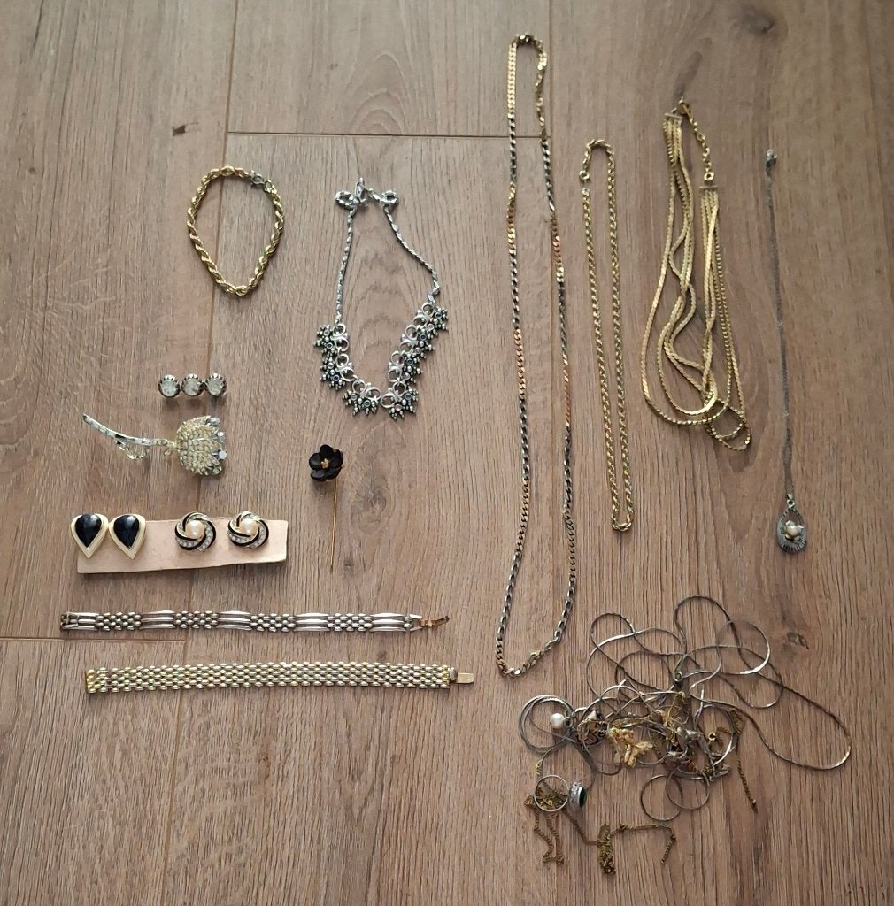 SET VINTAGE OORBELLEN EN HALSKETTINGEN, Ophalen of Verzenden, Gebruikt, Overige materialen