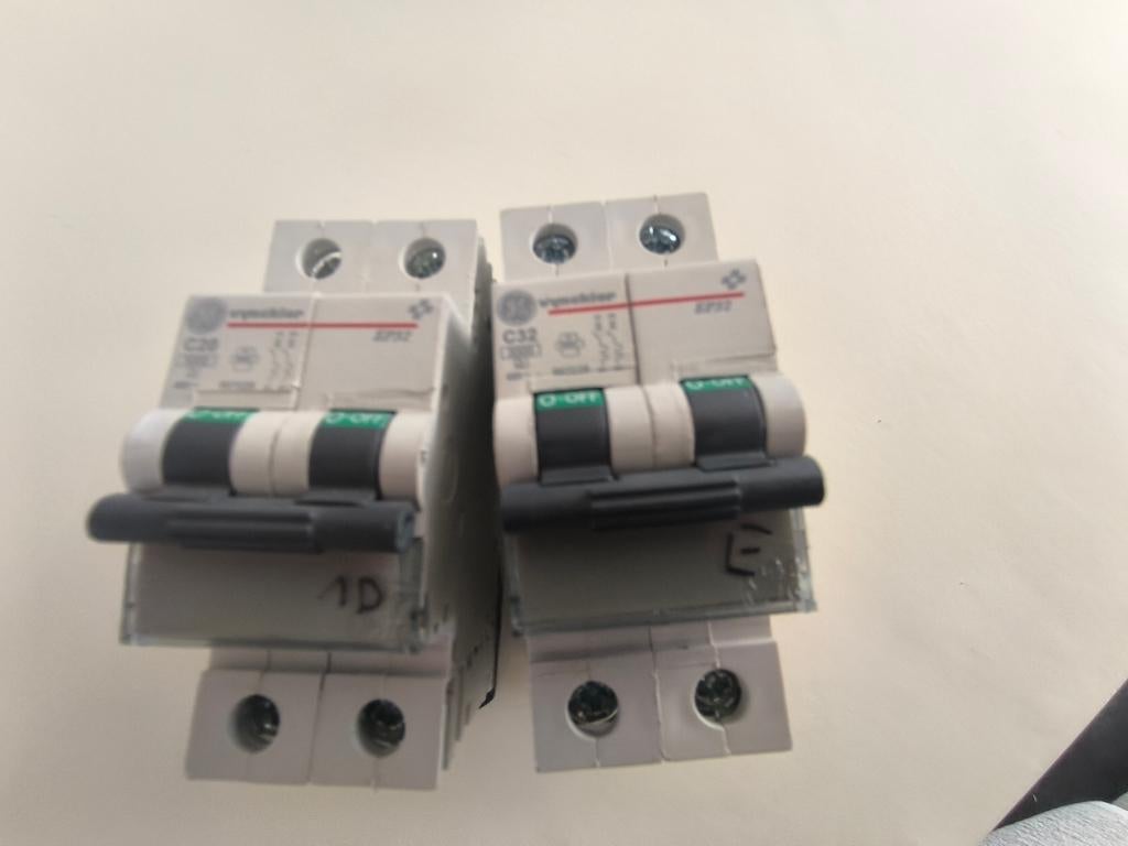 Differentieel, Zekering automaat  C20 C32, Enlèvement, Comme neuf, Autres types