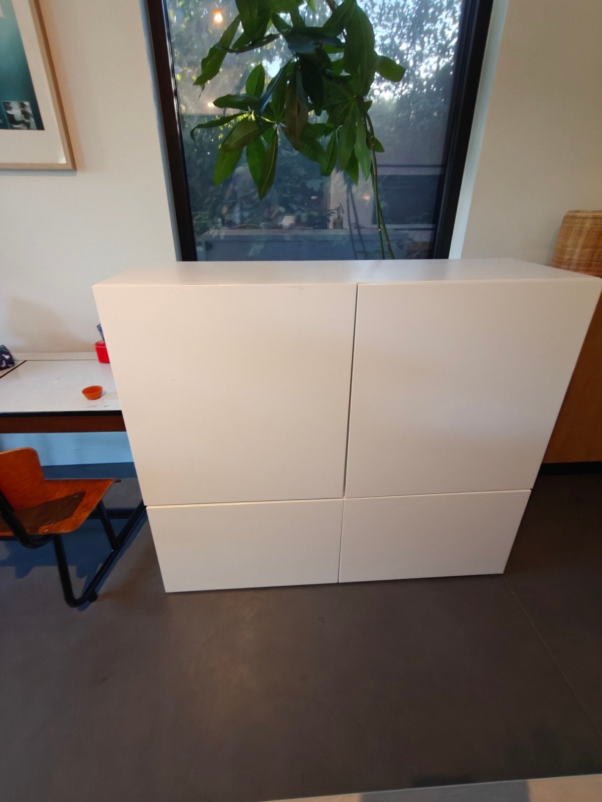 Ikea besta kast, Enlèvement