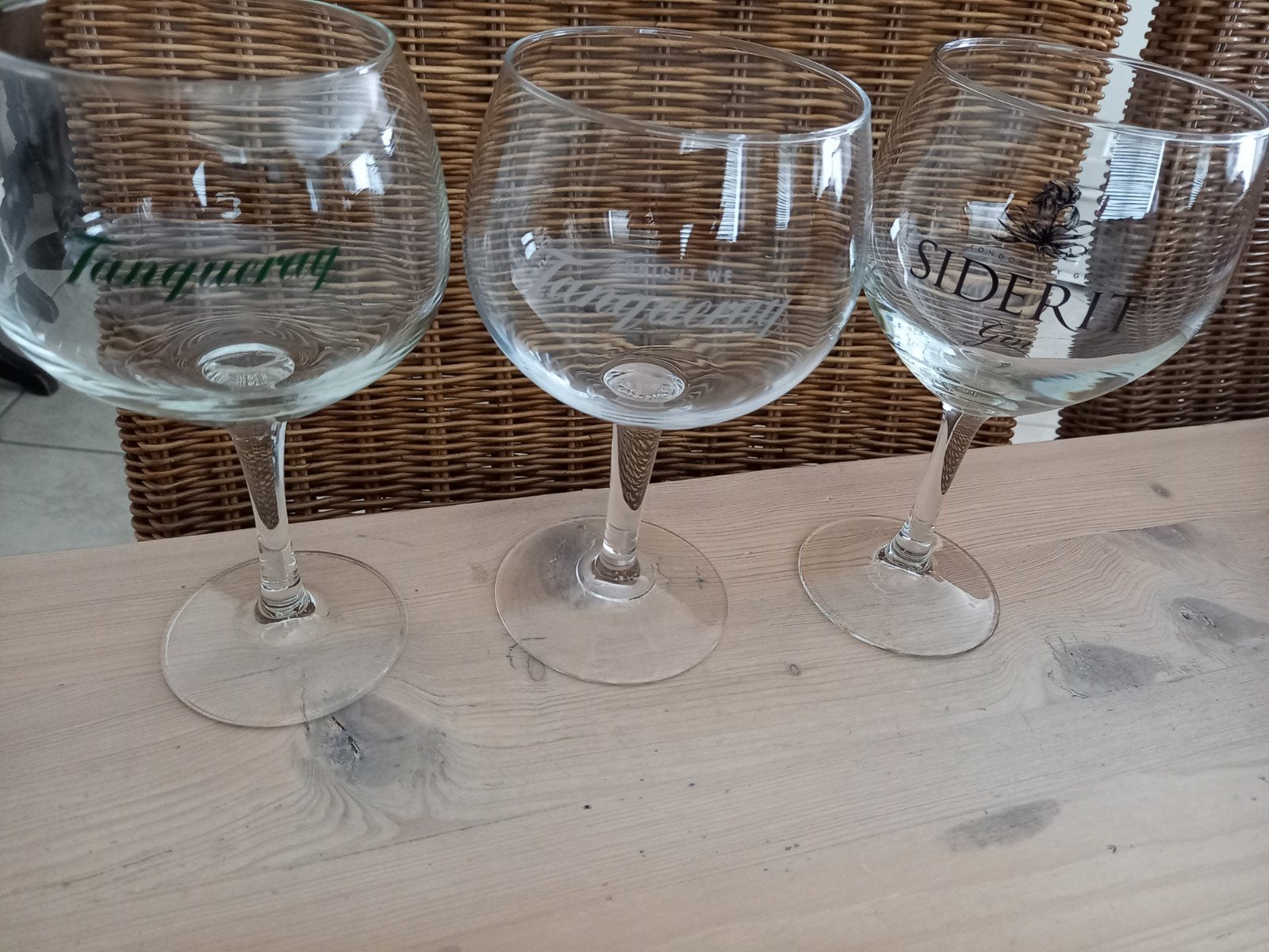 3 verschillende gin glazen ZGAN, Verzamelen, Ophalen