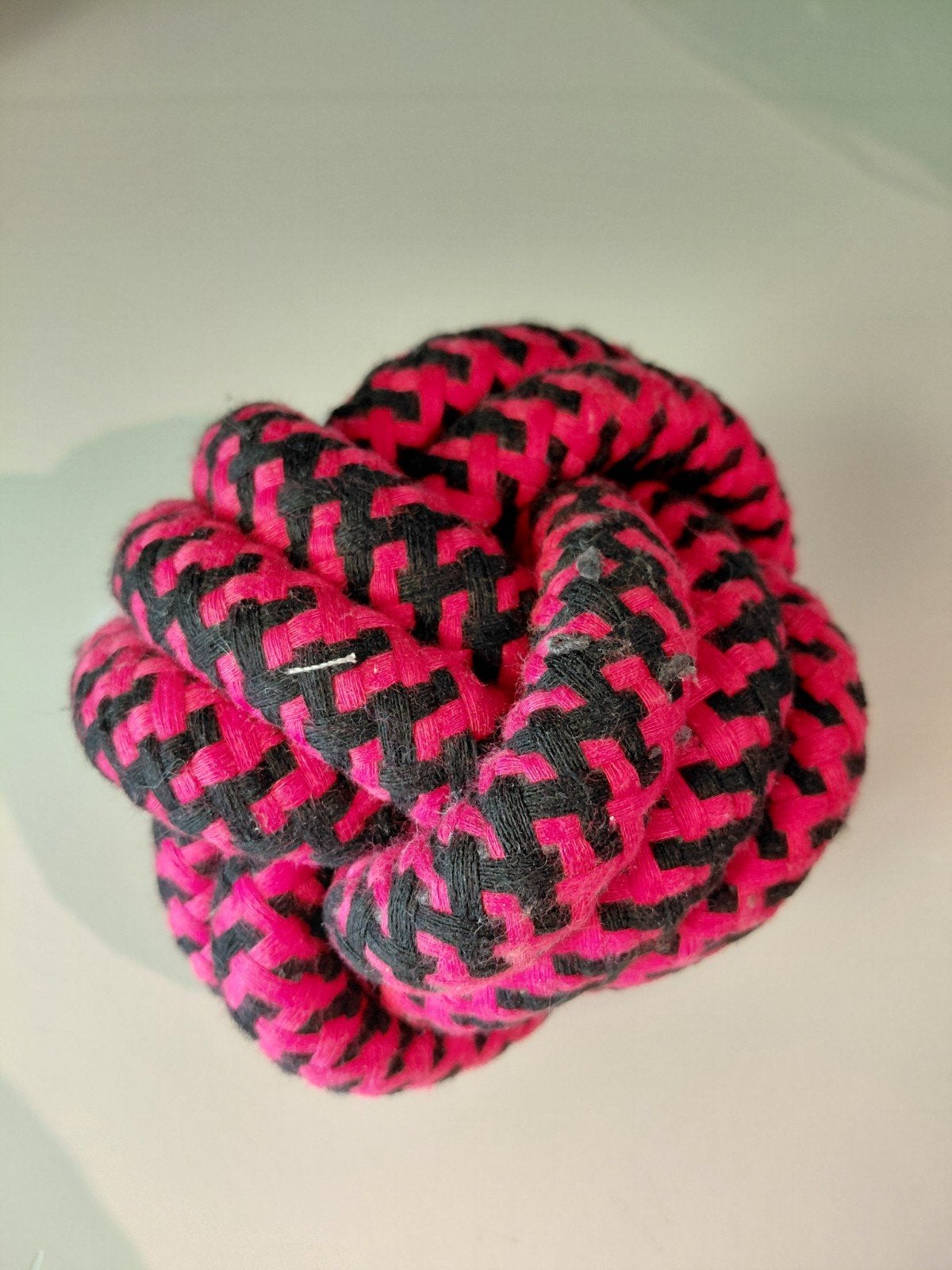 Roze/Zwarte Touwbal voor Honden, Dieren en Toebehoren, Ophalen of Verzenden, Dierenparadijsbass, Dierenparadijsbassco@gmail.com
