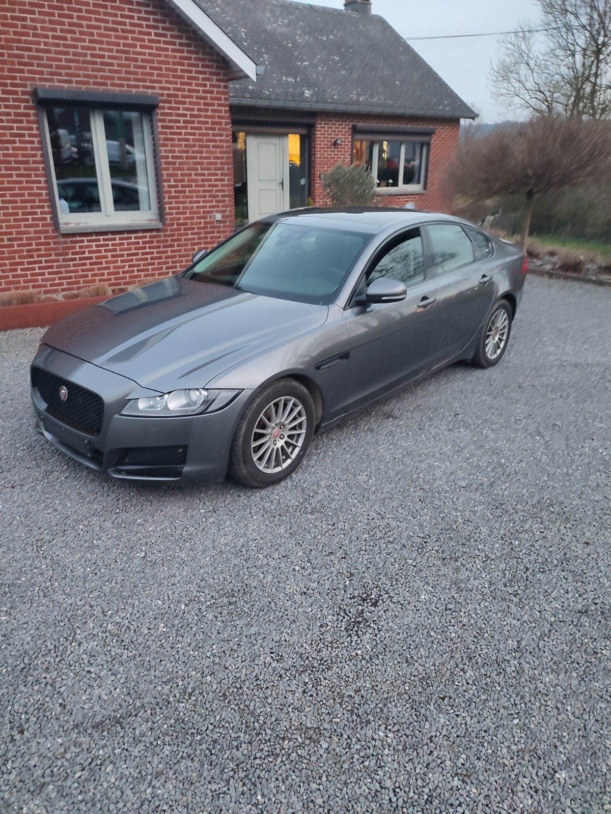 jaguar xf 2.0 tdi 2016 turbo casser, Autos, Jaguar, Cuir, Argent ou Gris, Achat, Euro 6