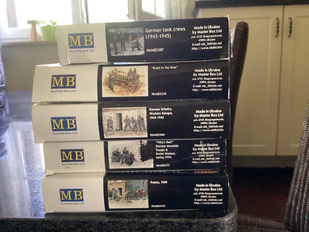 Kits de montage MB 1:35, Enlèvement ou Envoi, Comme neuf, 1:35 à 1:50, Personnage ou Figurines