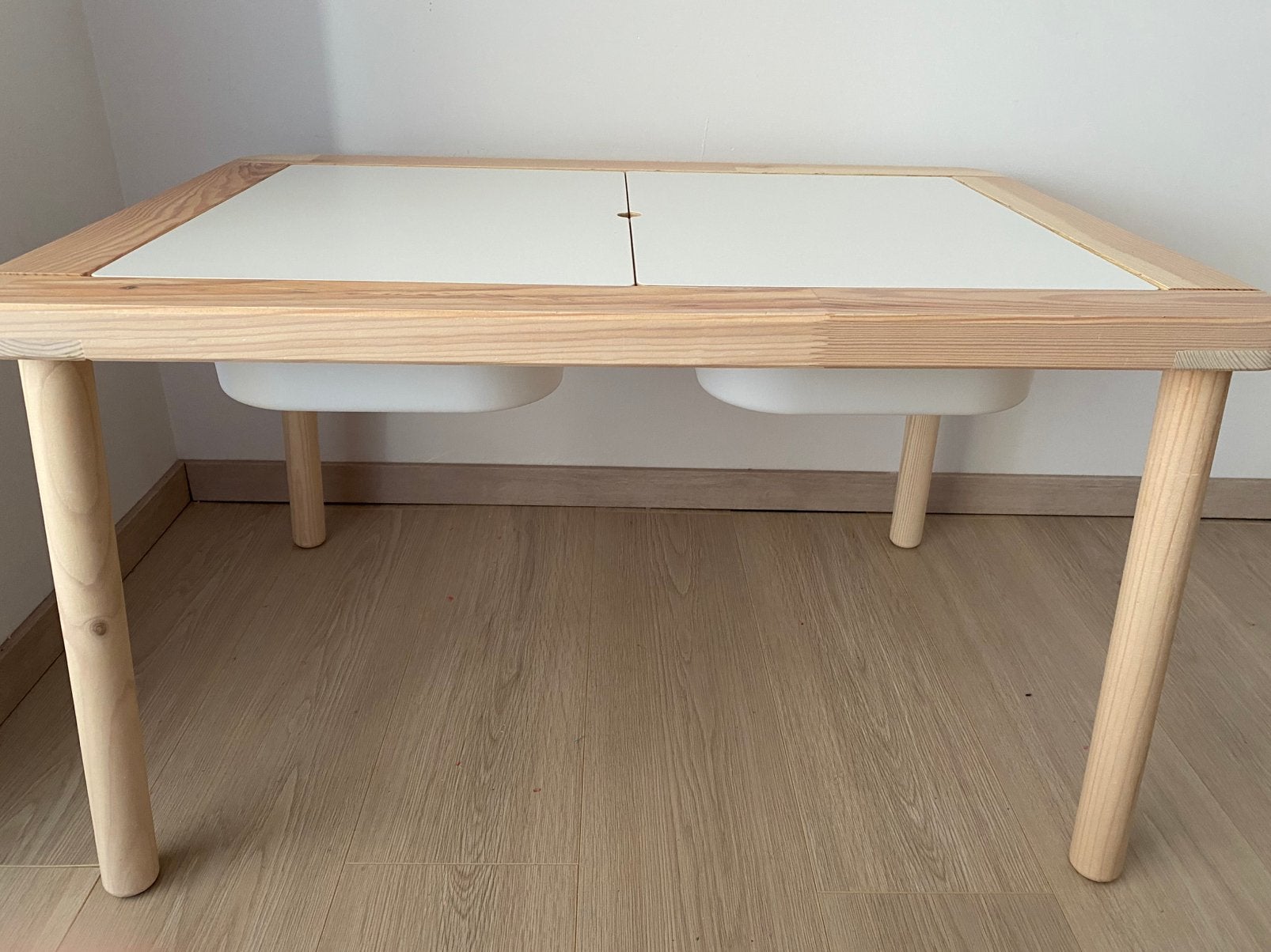 Flisat tafel ikea te koop, Ophalen, Zo goed als nieuw