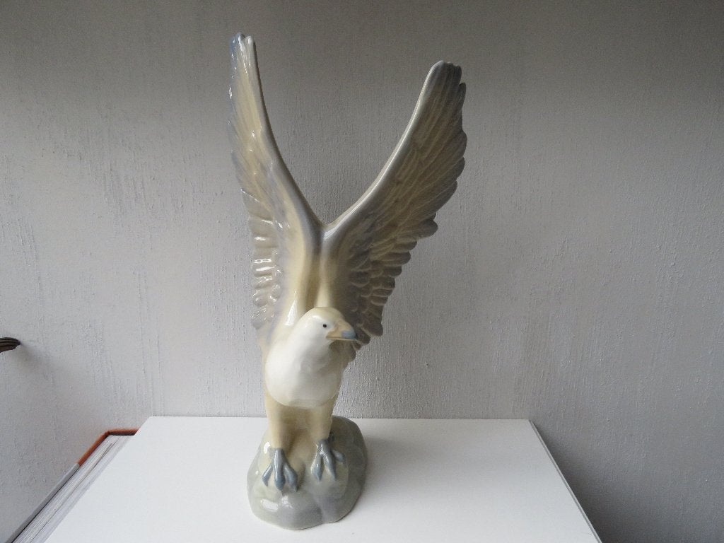 Aigle en porcelaine Miquel Requena, années 90, Antiquités & Art, Enlèvement ou Envoi