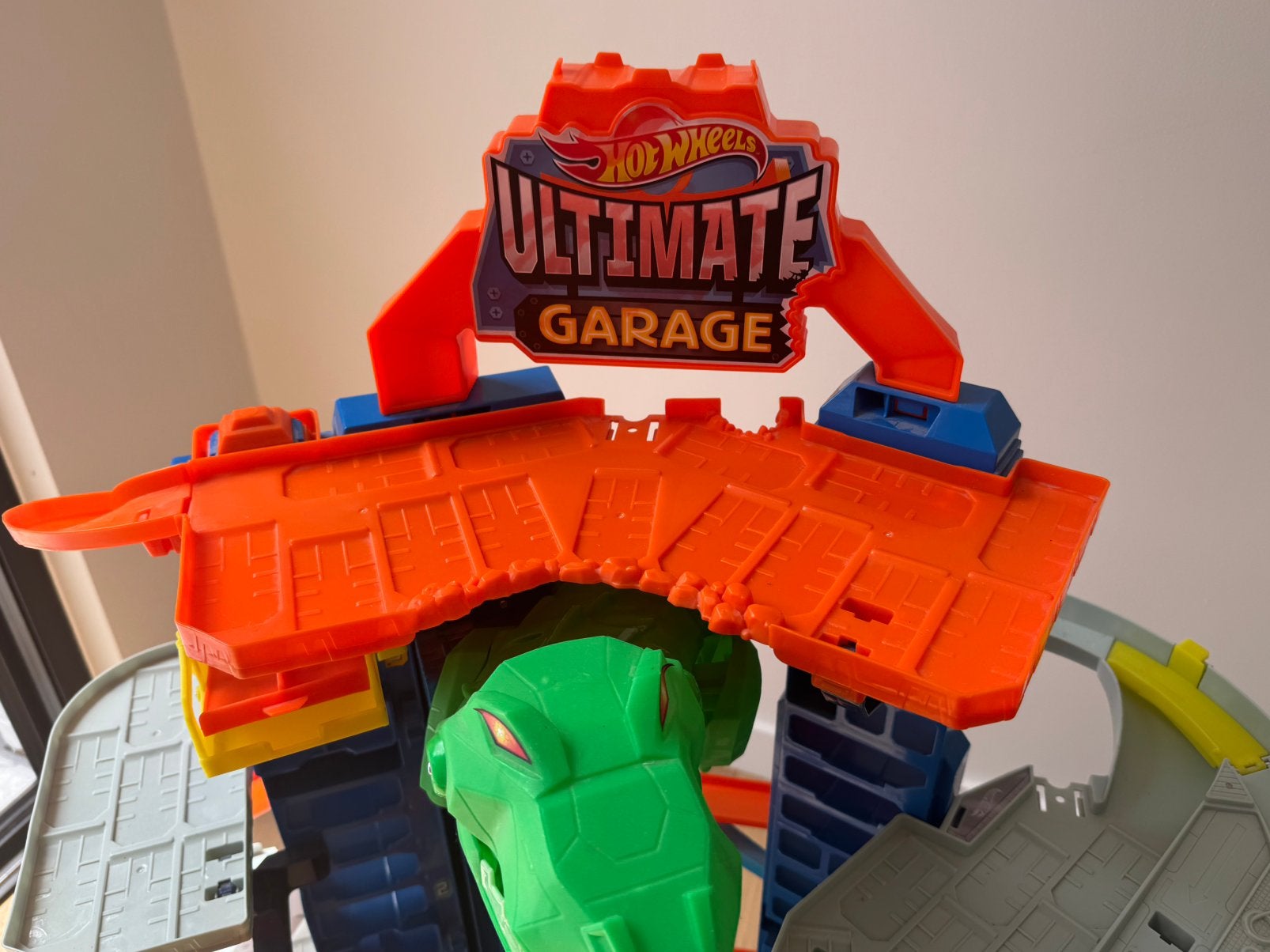 Garage Hot wheels T-Rex, Enfants & Bébés, Enlèvement, Utilisé