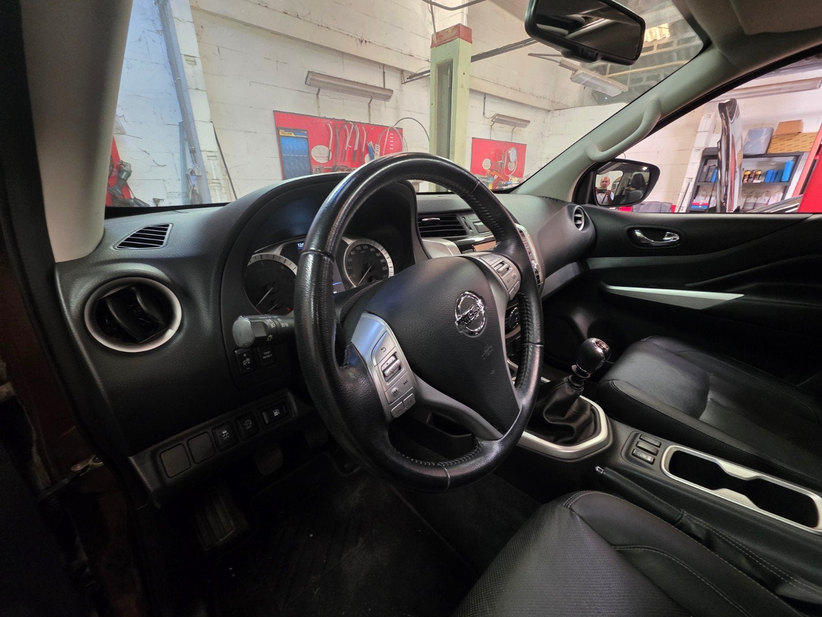nissan navara d23  2019  tva 21%, Adaptive Cruise Control, 4 cilinders, Bruin, 2300 cc