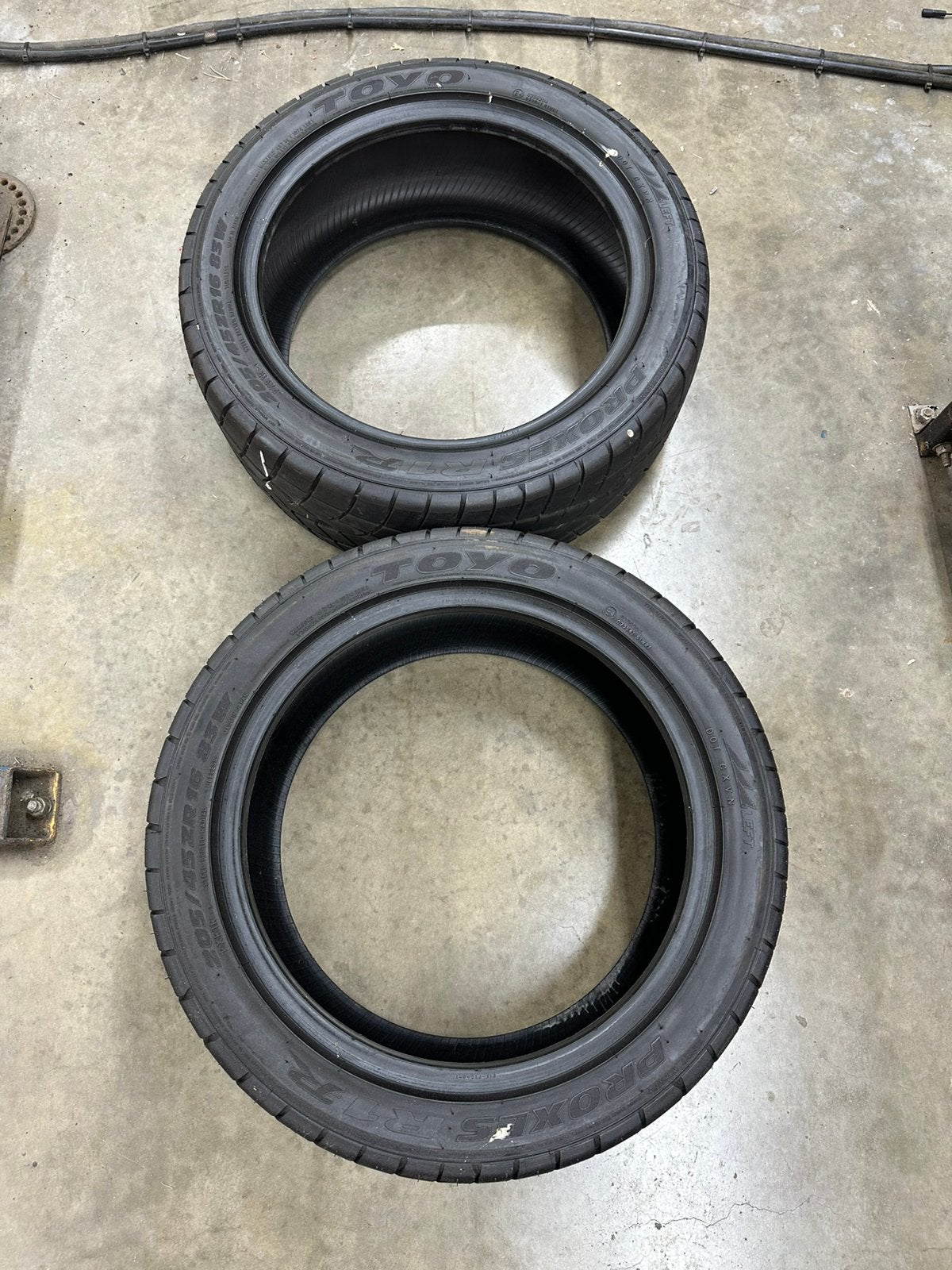Banden Toyo 205/45 ZR16 83W, Ophalen of Verzenden, Zo goed als nieuw