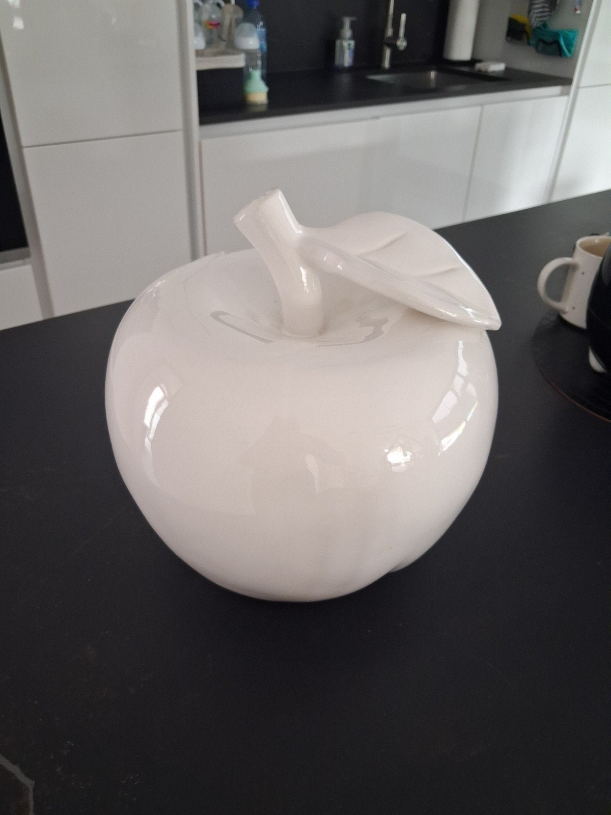 Design : pomme., Maison & Meubles, Pierre/céramique, Enlèvement, Comme neuf, 25 cm
