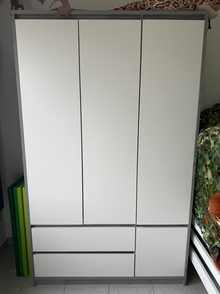 Kleerkast JYSK wit/betonkleur, 100 tot 150 cm, Zo goed als nieuw, 150 tot 200 cm, 25 tot 50 cm