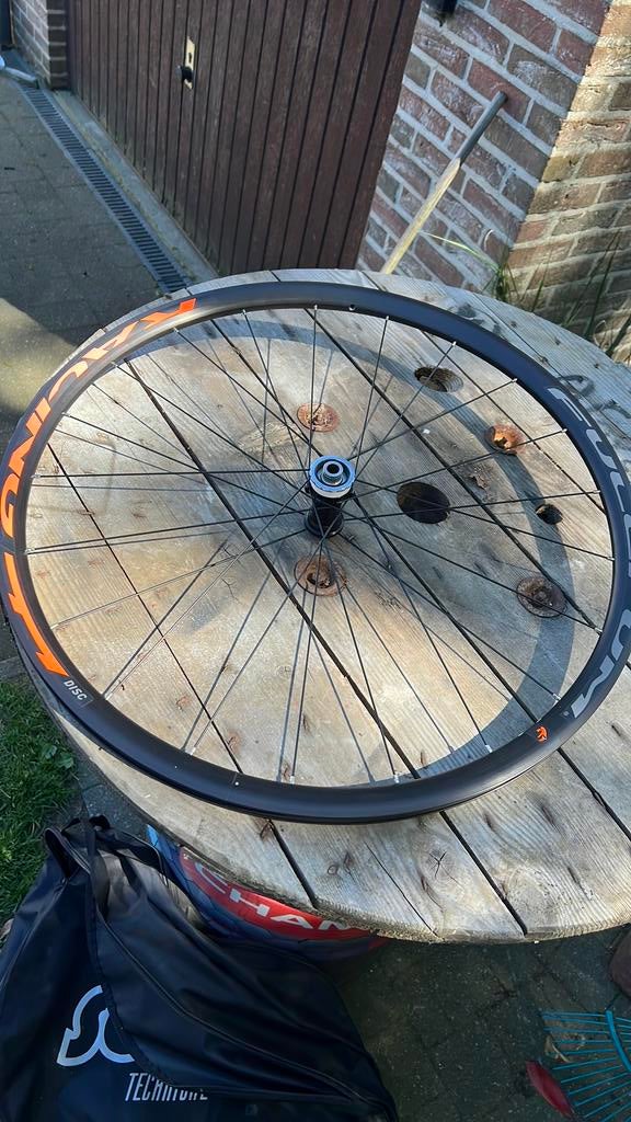 Fulcrum racing disc voorwiel, Fietsen en Brommers, Fietsonderdelen, Ophalen, Zo goed als nieuw