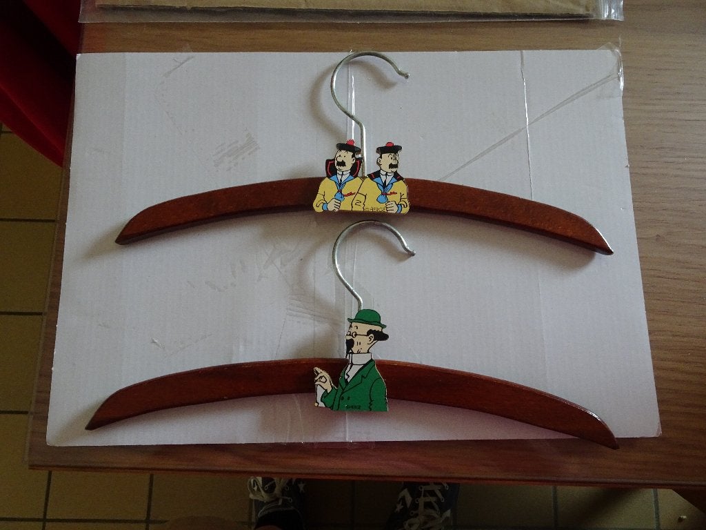2 Cintres en bois Trousselier - Tintin, Enlèvement ou Envoi, Tintin, Comme neuf, Statue ou Figurine